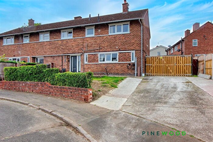 5 Bedroom Semi-Detached House For Sale In Central Walk, Brimington, Chesterfield, Derbyshire, S43