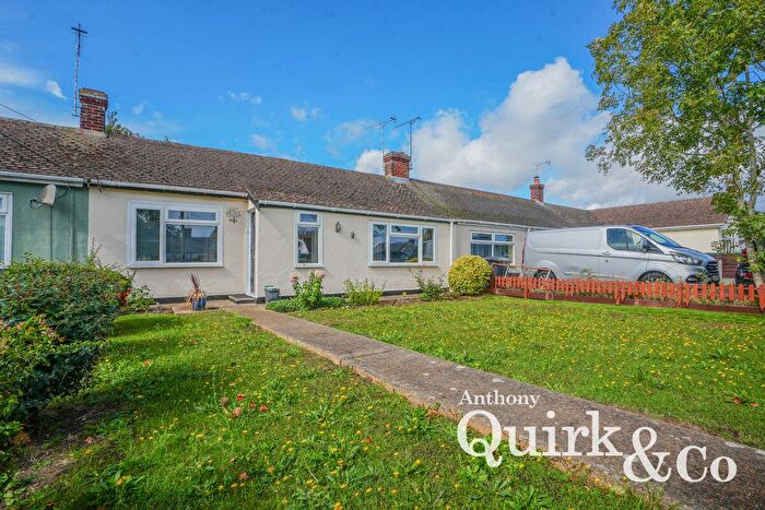 2 Bedroom Terraced Bungalow For Sale In Hawkesbury Road, Essex, SS8