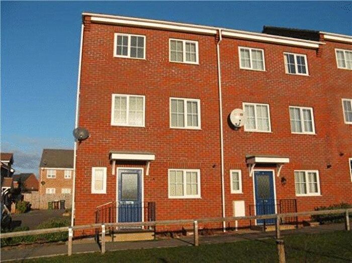 5 Bedroom Terraced House To Rent In Goodwood Close, Corby, NN18