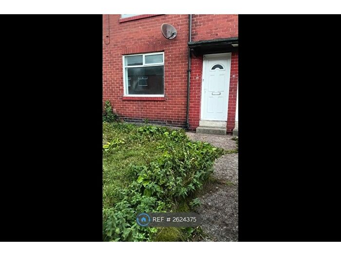 2 Bedroom Flat To Rent In Chatsworth Gardens, St. Anthonys, Newcastle Upon Tyne, NE6