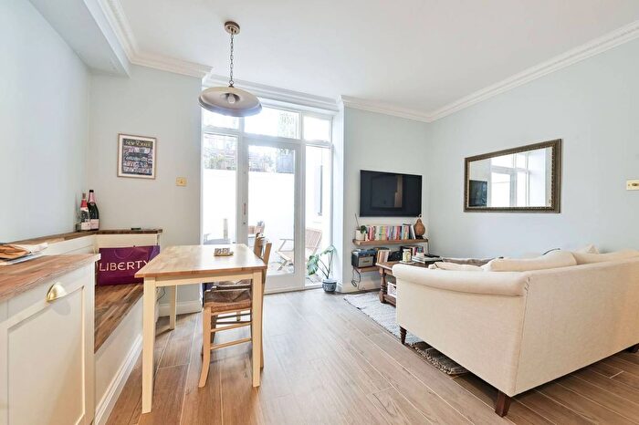 1 Bedroom Flat For Sale In Philbeach Gardens, Earls Court, London, SW5