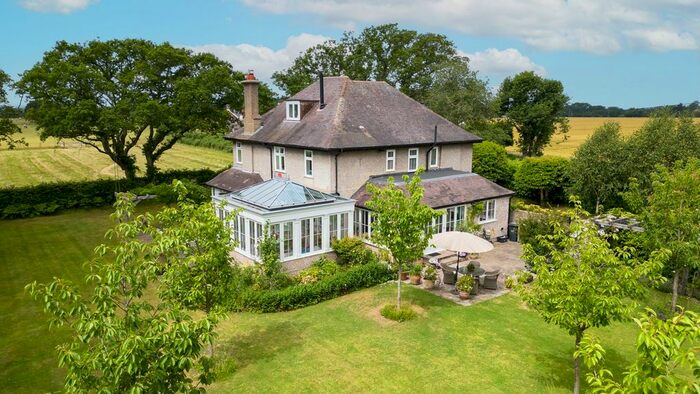 5 Bedroom Detached House For Sale In Lyndhurst Road, Bransgore, BH23