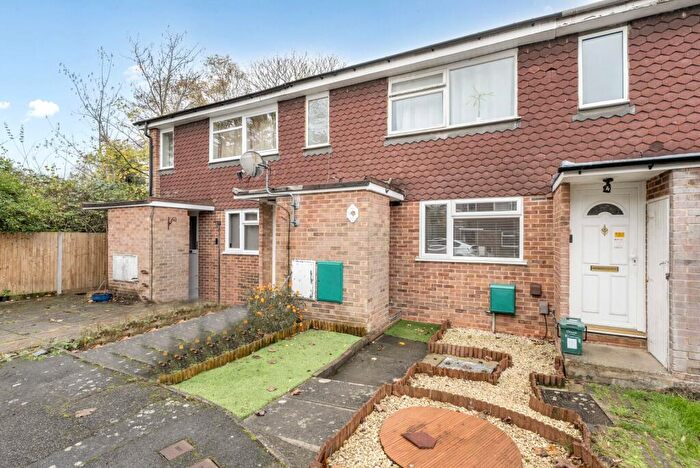 1 Bedroom Maisonette To Rent In Eastbrook Close, Woking, Surrey, GU21