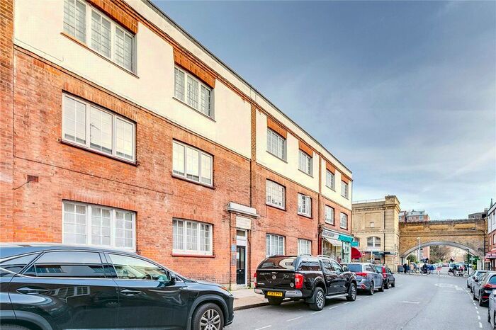 2 Bedroom Flat To Rent In Ranelagh Gardens Mansions, Ranelagh Gardens, SW6