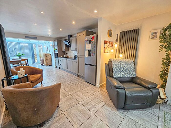 3 Bedroom End Of Terrace House For Sale In Donnington Avenue, Coventry, CV6