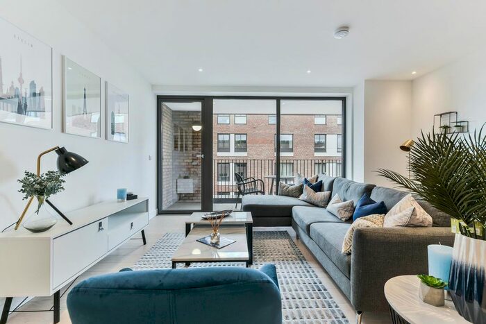 2 Bedroom Flat To Rent In Shoreditch Exchange, Shoreditch, London, E2