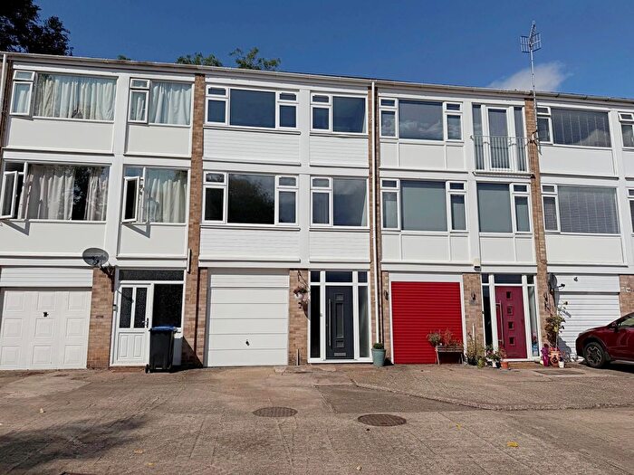 3 Bedroom Terraced House For Sale In Alpine Court, Kenilworth, CV8