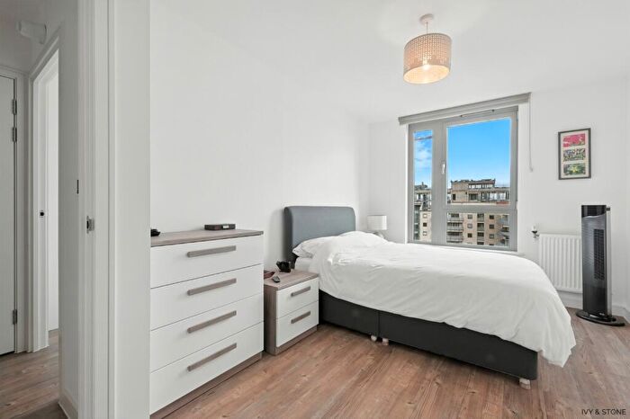 2 Bedroom Apartment For Sale In Waterside Heights, Booth Road, London, Greater London, E16