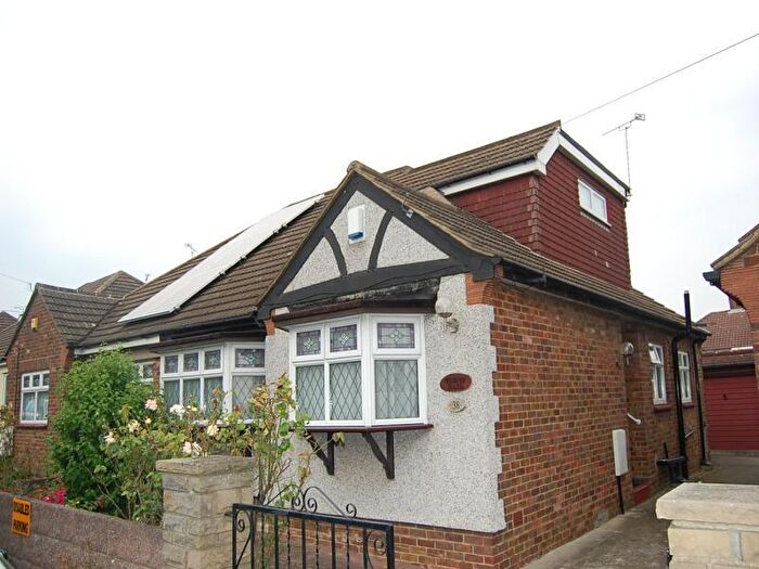 4 Bedroom Bungalow To Rent In Gore Road, Dartford, DA2