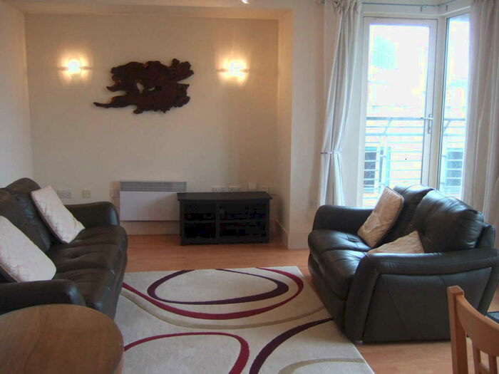 2 Bedroom Apartment To Rent In The Aspect, Queen Street, Cardiff, CF10