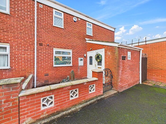 2 Bedroom End Of Terrace House For Sale In Sunny Mede, Worksop, S81