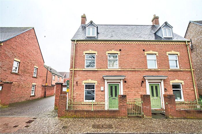 3 Bedroom Semi Detached House For Sale In Fernacre Road, Wichelstowe, Swindon, Wiltshire, SN1