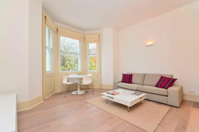 1 Bedroom Flat To Rent In Redcliffe Gardens, Chelsea, London, SW10