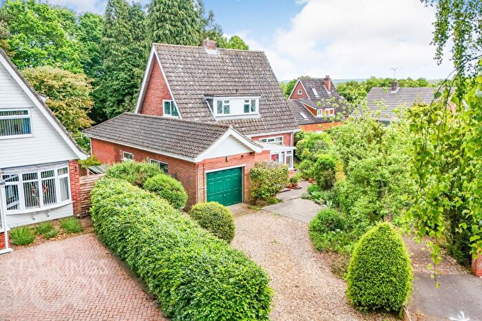 3 Bedroom Chalet For Sale In Chancel Close, Brundall, Norwich, NR13