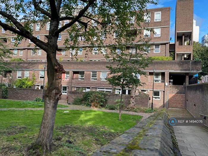 3 Bedroom Terraced House To Rent In Midway House, London, EC1V