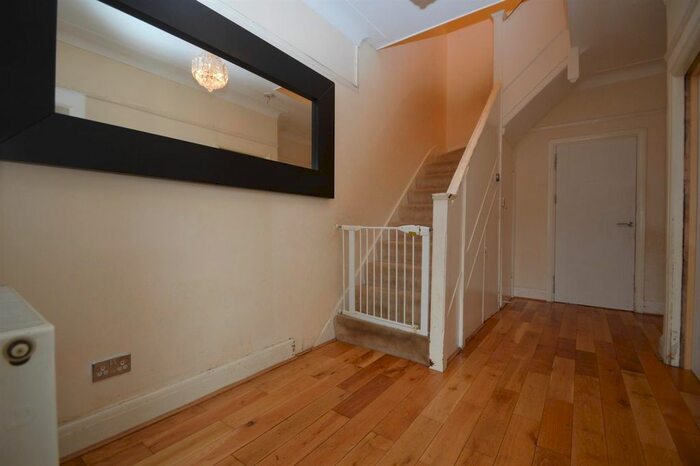 3 Bedroom Terraced House For Sale In Eastern Avenue, Redbridge, IG4