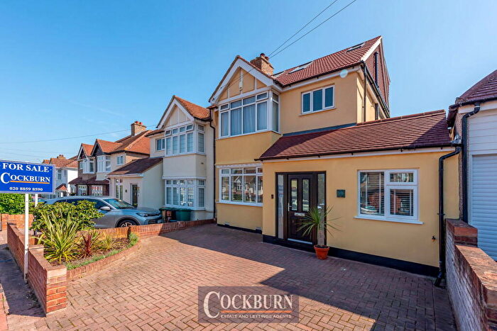 4 Bedroom Semi-Detached House For Sale In Elmhurst Road, Mottingham, SE9