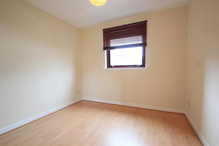 2 Bedroom Apartment To Rent In Meadow Park Street, Dennistoun, G31