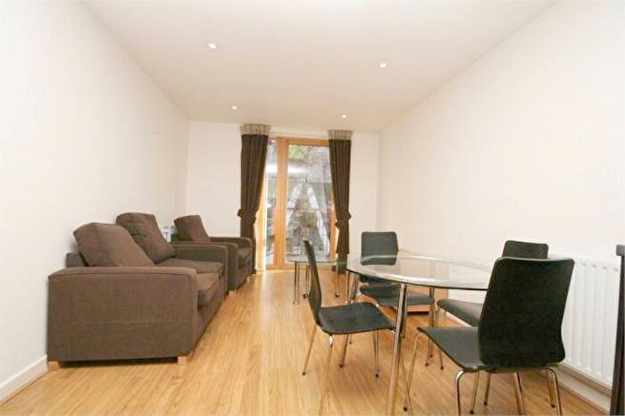1 Bedroom Flat To Rent In Bath House, Barking, IG11