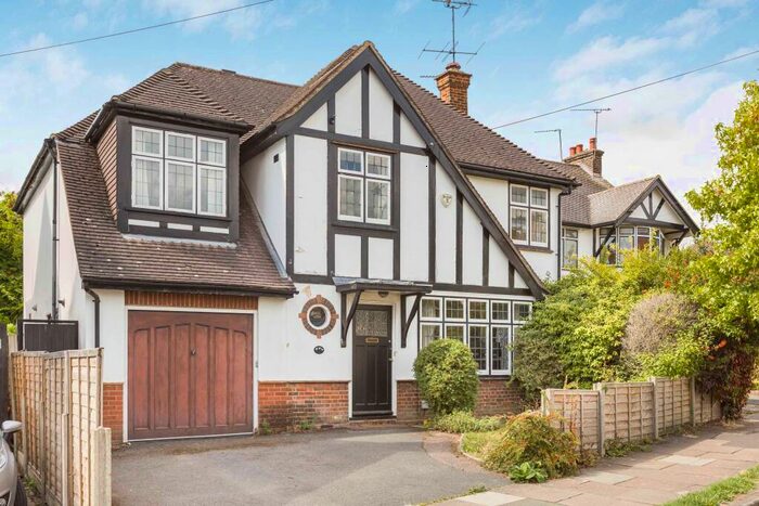 4 Bedroom Detached House To Rent In Flora Grove, St Albans, AL1