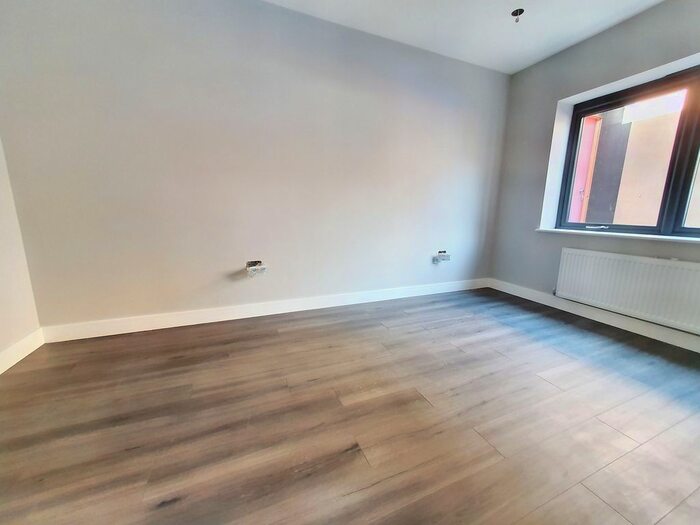 2 Bedroom Flat To Rent In Tolcarne Drive, Pinner, HA5