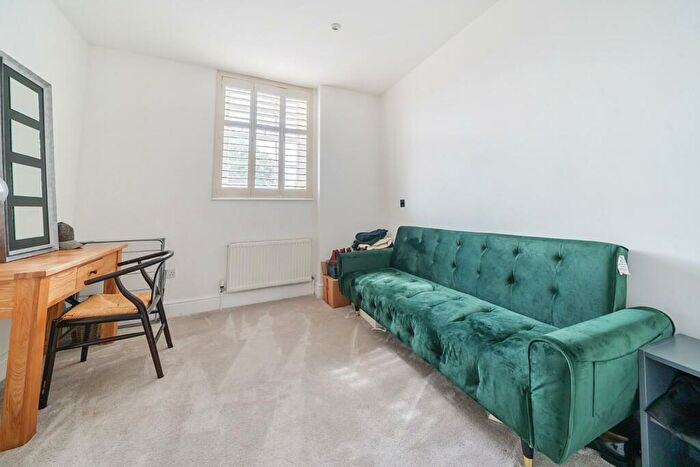 2 Bedroom Flat For Sale In Eton Square, Eton, Windsor, SL4