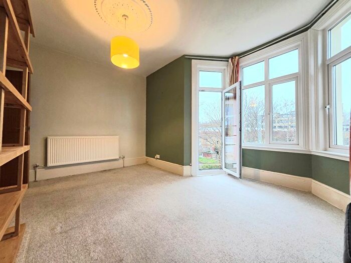 1 Bedroom Flat To Rent In Rosendale Road, SE21