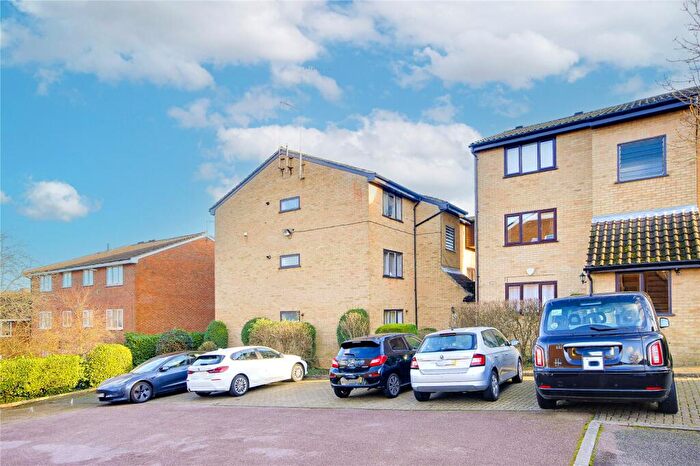 1 Bedroom Apartment For Sale In Cambridge Gardens, London, N10