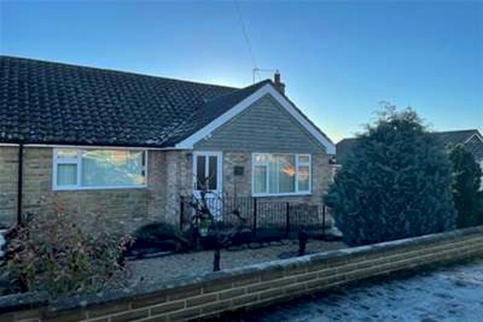 3 Bedroom Bungalow To Rent In Farmanby Close, Thornton Le Dale, YO18