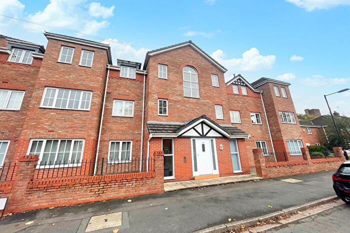 2 Bedroom Flat To Rent In Weldon Road, Broadheath, Altrincham, WA14