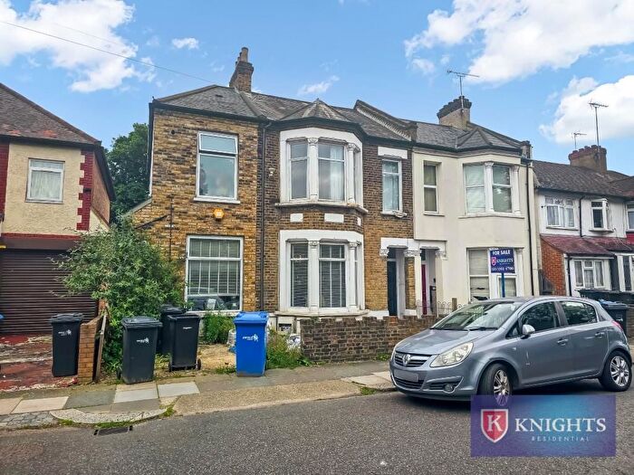 2 Bedroom Flat For Sale In Latymer Road, Edmonton, London, N9