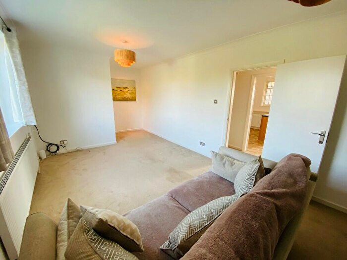 2 Bedroom Apartment To Rent In Croughton Road, OX17