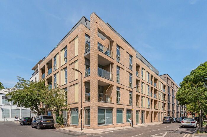 2 Bedroom Flat For Sale In Parr Street, London, N1