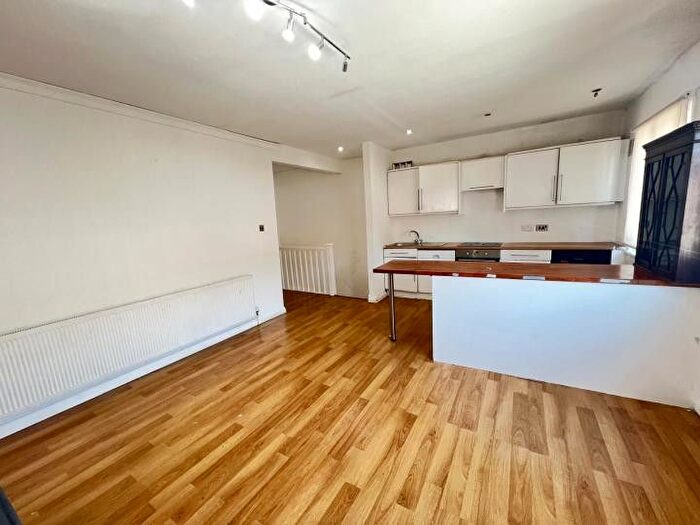 1 Bedroom Flat To Rent In Village Way East, Harrow, Greater London, HA2