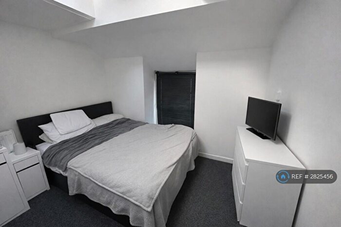 1 Bedroom Flat To Rent In Gurnos Road, Ystalyfera, Swansea, SA9