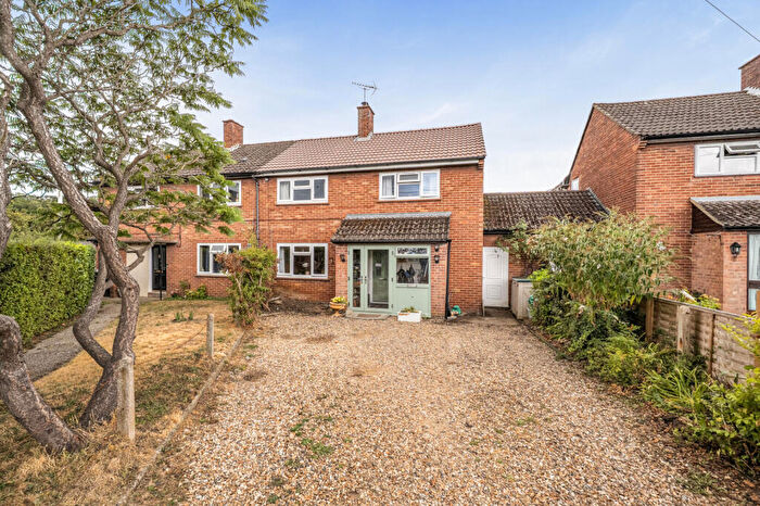 3 Bedroom Semi Detached House For Sale In Queens Way, Kintbury, Hungerford, RG17