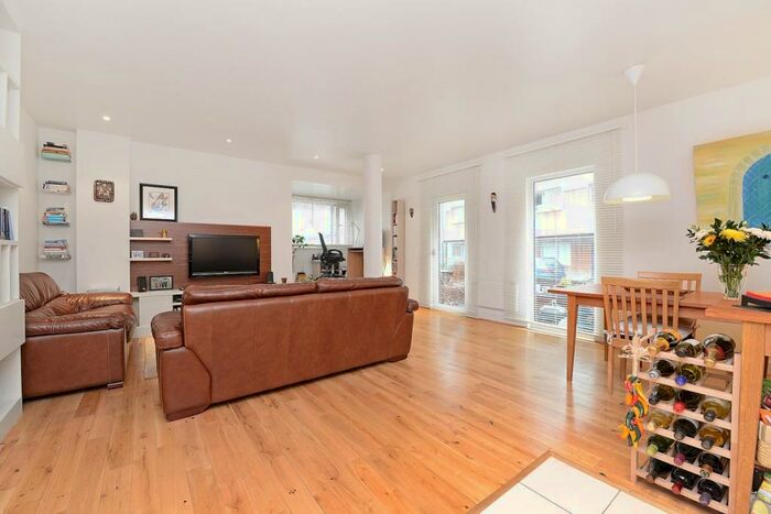 1 Bedroom Flat To Rent In Meridian Court, East Lane, London, SE16