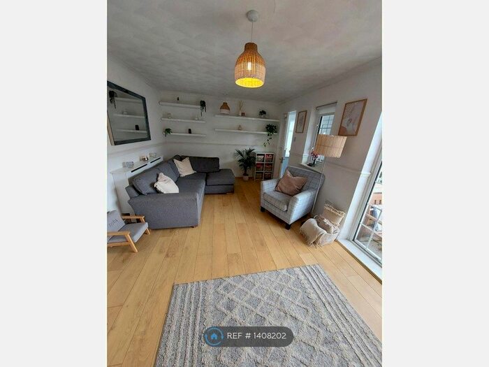 3 Bedroom Semi-Detached House To Rent In Stonegate Drive, Liverpool, L8