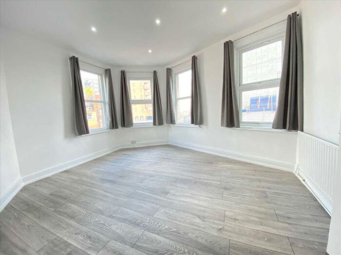 2 Bedroom Flat To Rent In Manor Road, London, West Ealing, W13