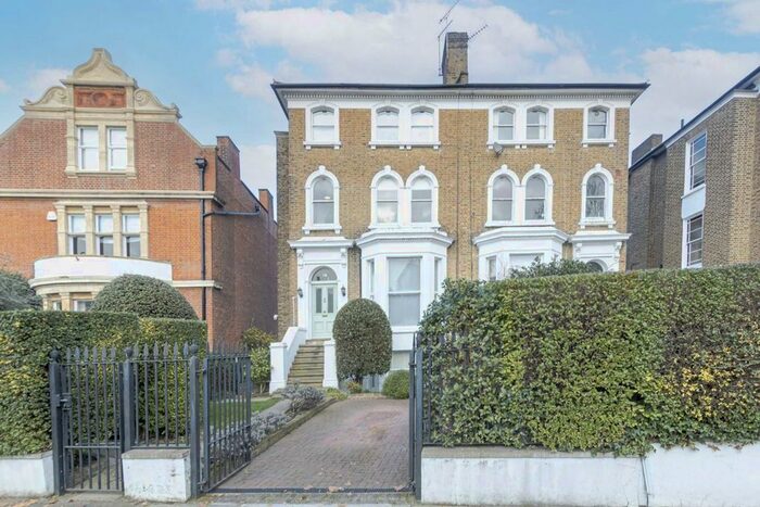 2 Bedroom Flat To Rent In Castlebar Road, London, W5