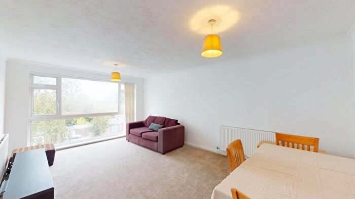 2 Bedroom Apartment To Rent In Burnt Ash Hill, London, SE12