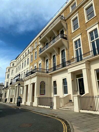 2 Bedroom Flat To Rent In Eastern Terrace, Brighton, East Sussex, BN2