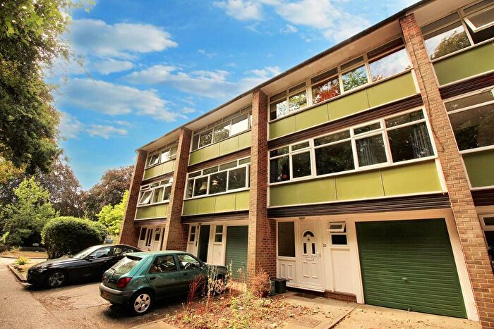 1 Bedroom Flat To Rent In Abbots Park, St Albans, AL1