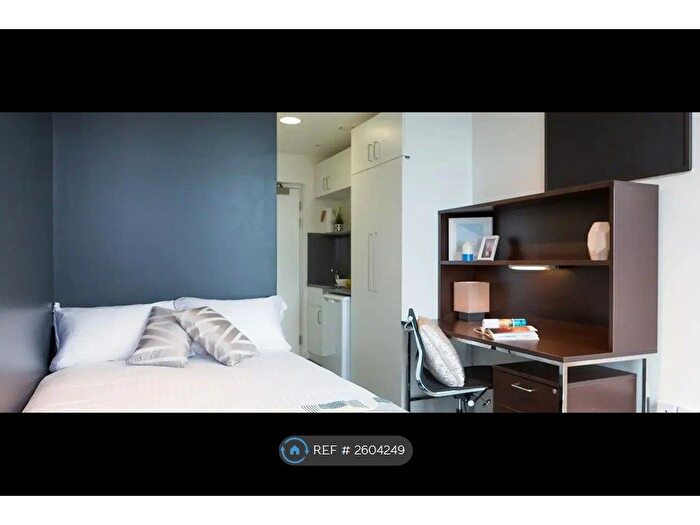 Studio To Rent In Pentonville Road, London, N1