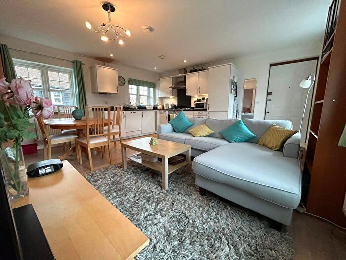 1 Bedroom Maisonette To Rent In Wren Gardens, Bracknell, Berkshire, RG12