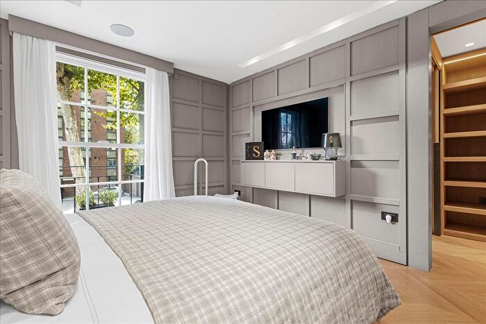 4 Bedroom Town House To Rent In Vicarage Gate, London, W8