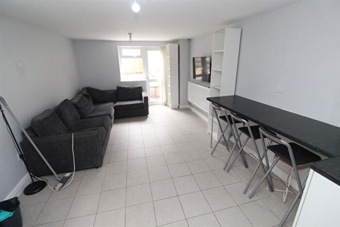 7 Bedroom House To Rent In Hirwain Street, Cathays, Cardiff, CF24
