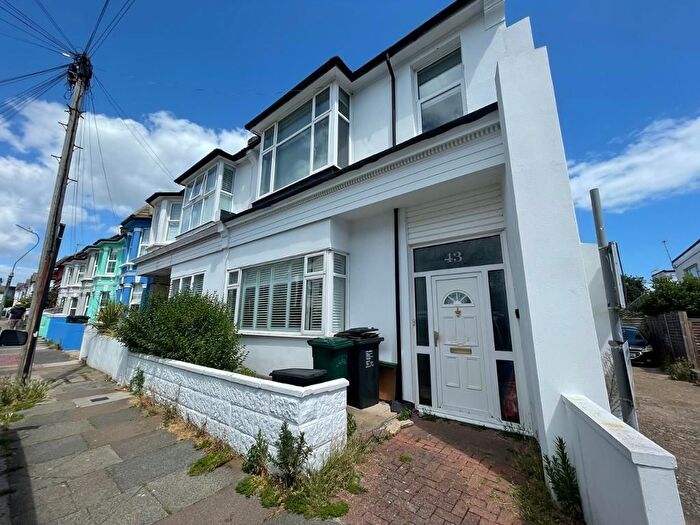3 Bedroom End Of Terrace House To Rent In Rutland Road, Hove, BN3