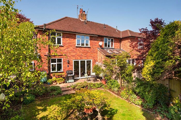 3 Bedroom Semi Detached House For Sale In Reading Road, Henley-On-Thames, RG9