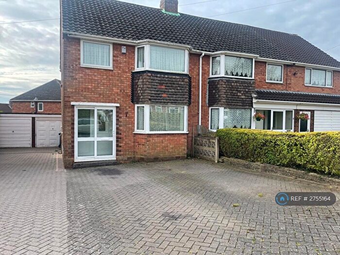 3 Bedroom Semi Detached House To Rent In Stanhope Way, Birmingham, B43